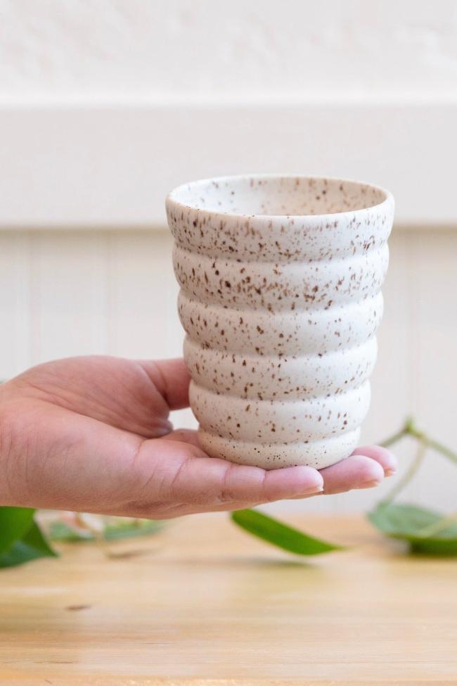 Speckled clay white glaze : r/Pottery